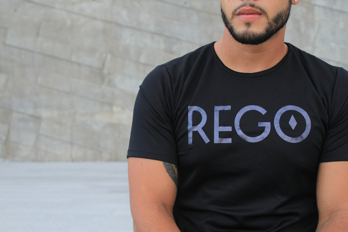 Playera con mangas negra