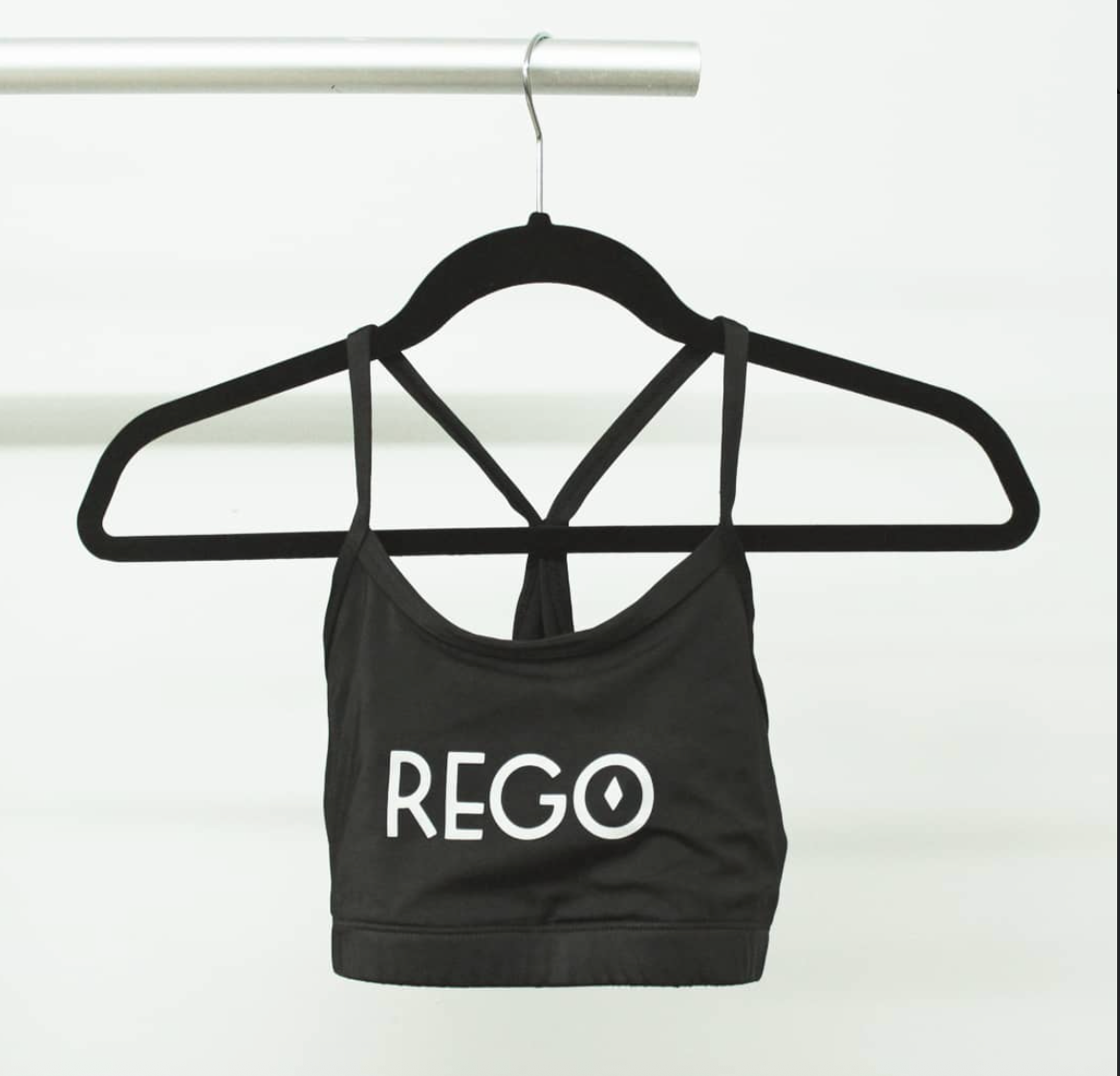 Top doble tirante negro